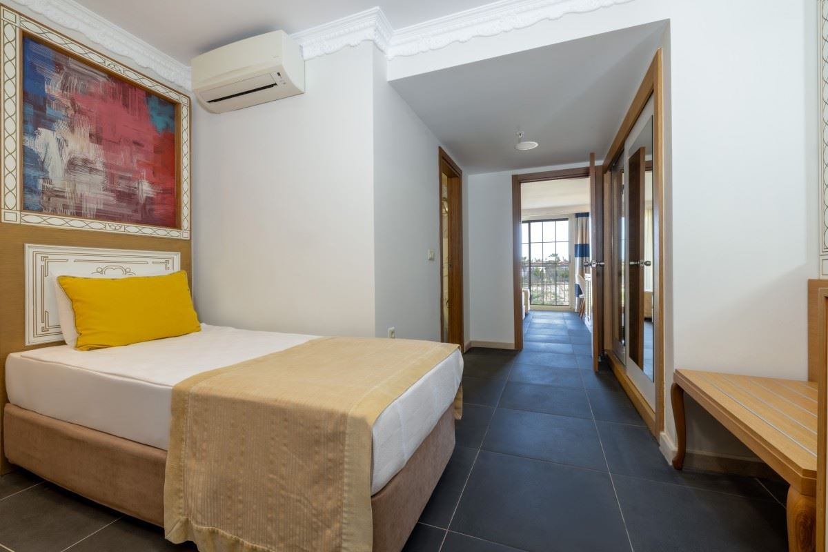 rooms-family-large-room