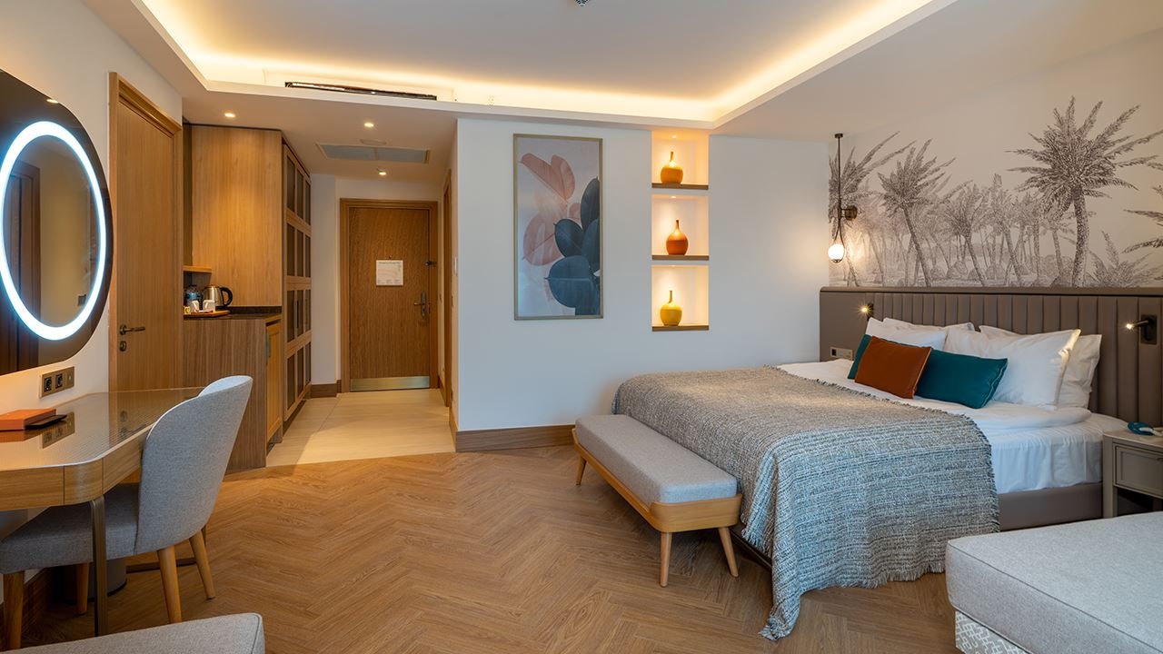 rooms-large-room-pool-direct-access