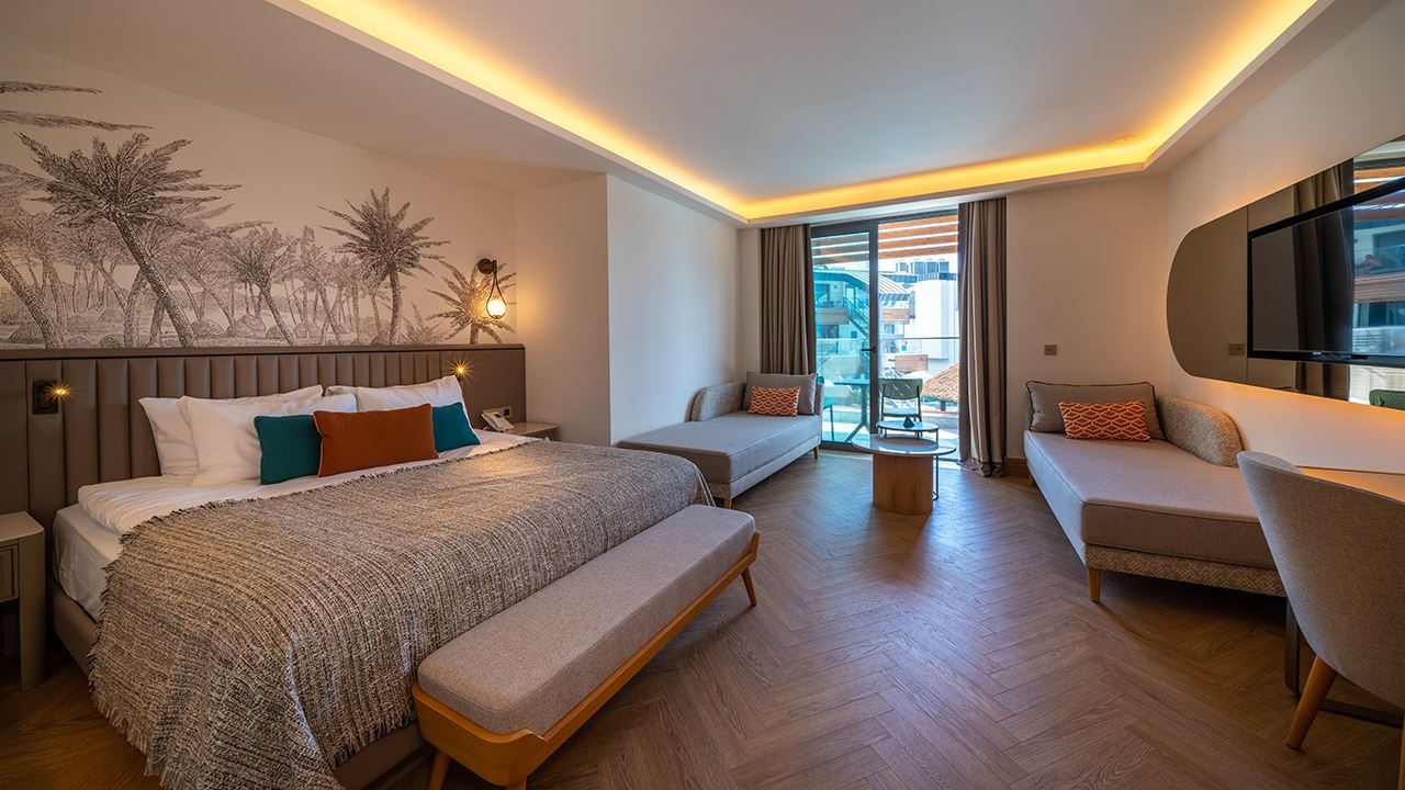 rooms-large-room-pool-direct-access