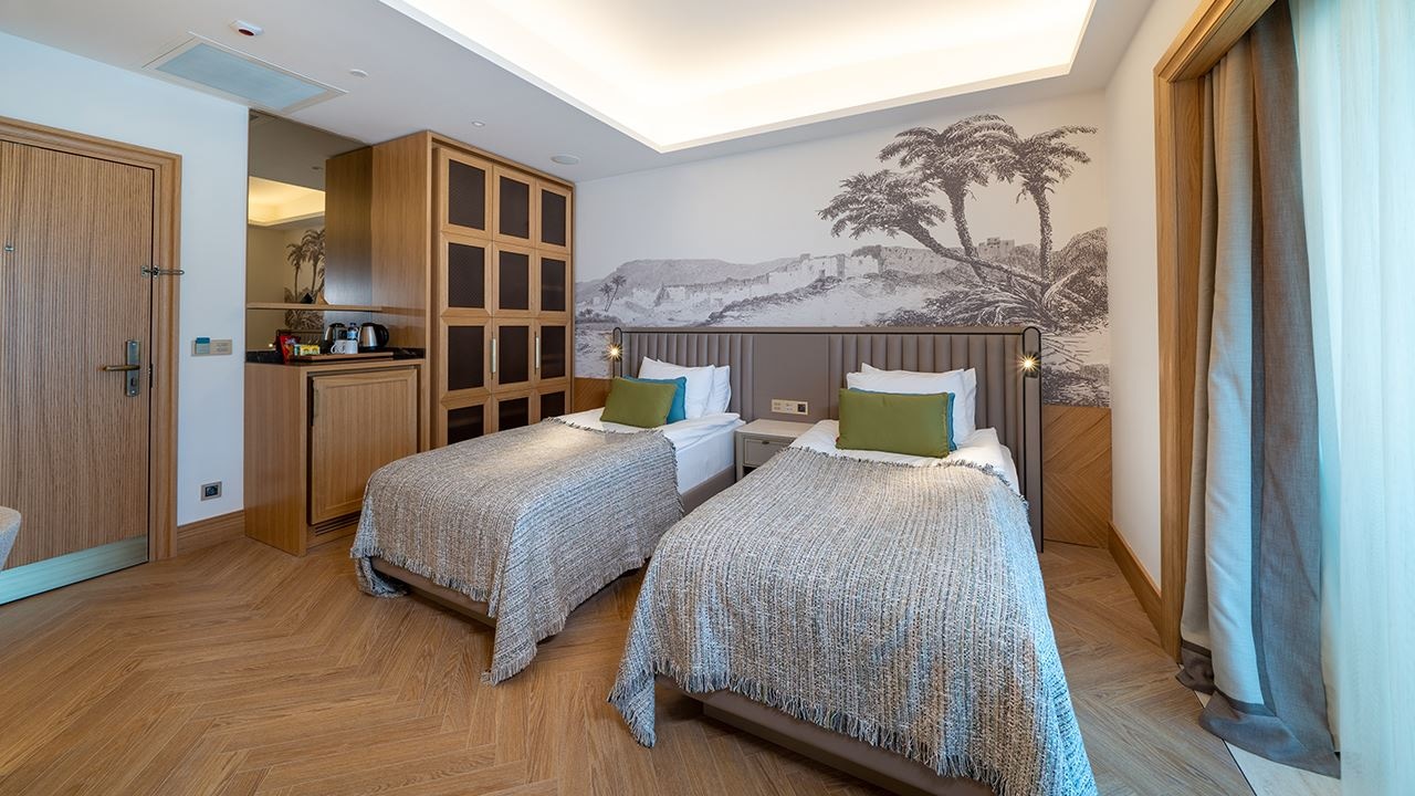 rooms-family-room-pool-access-via-stairs