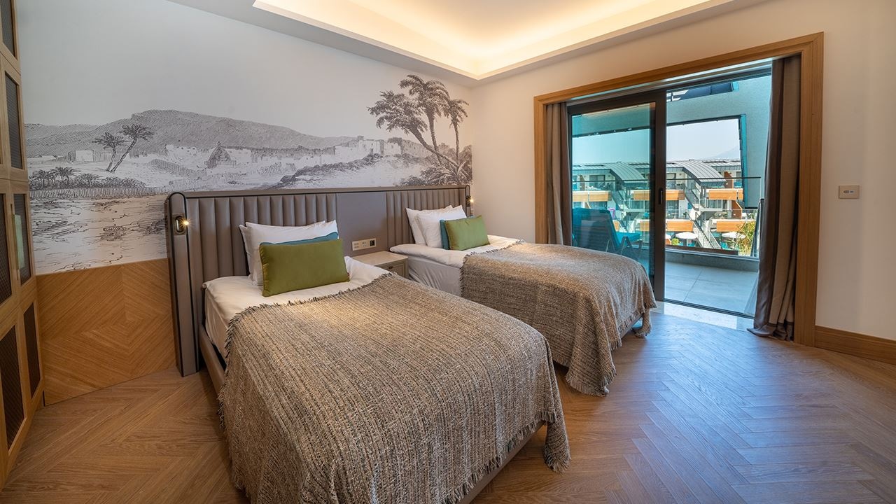 rooms-family-room-pool-access-via-stairs