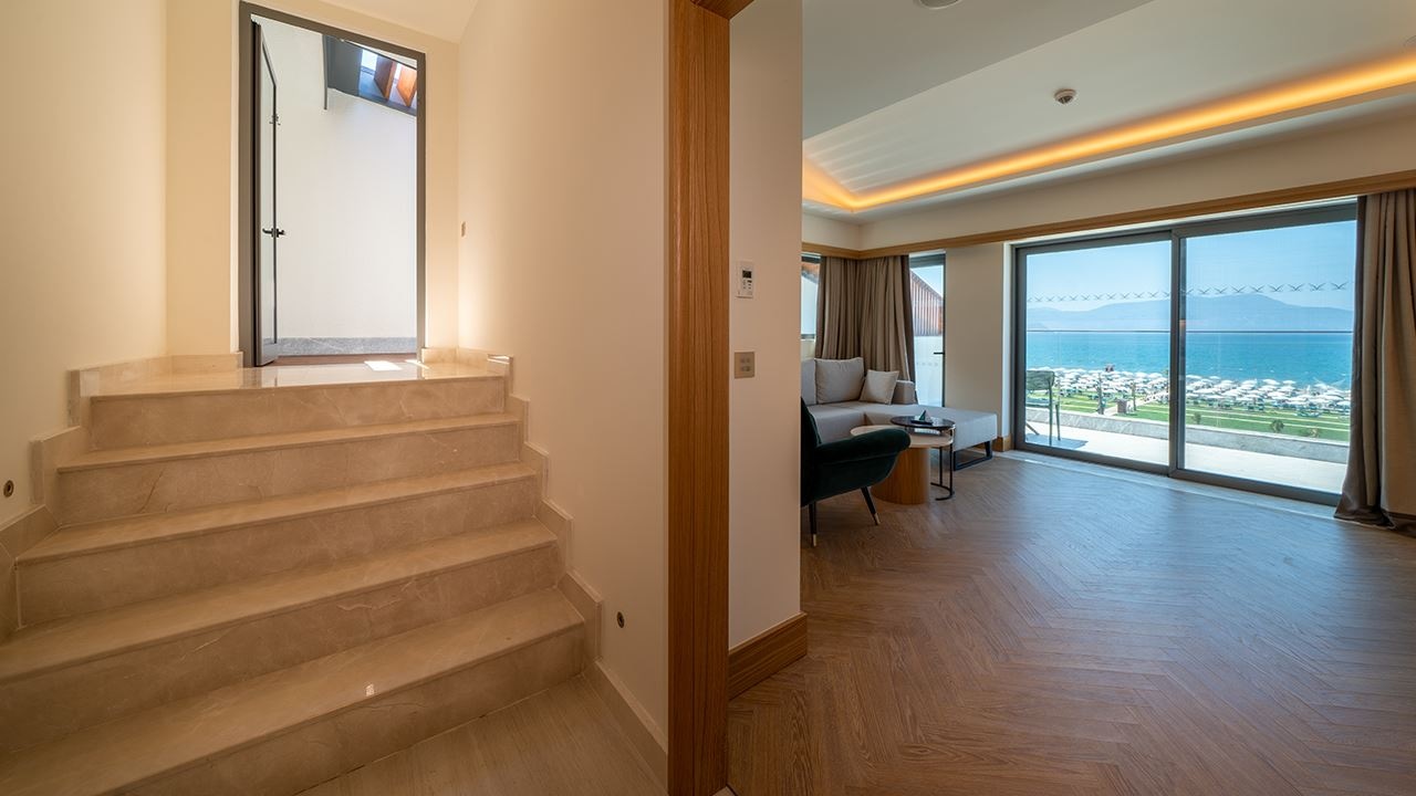 rooms-private-suit-via-pool