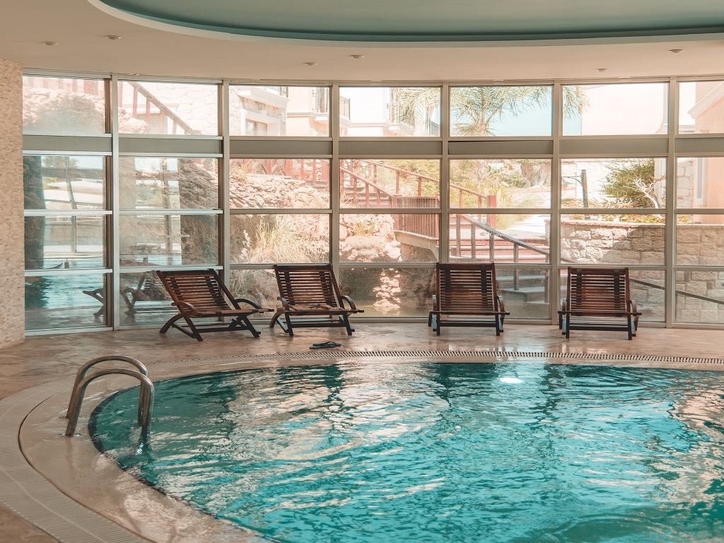 pools-indoor-pool