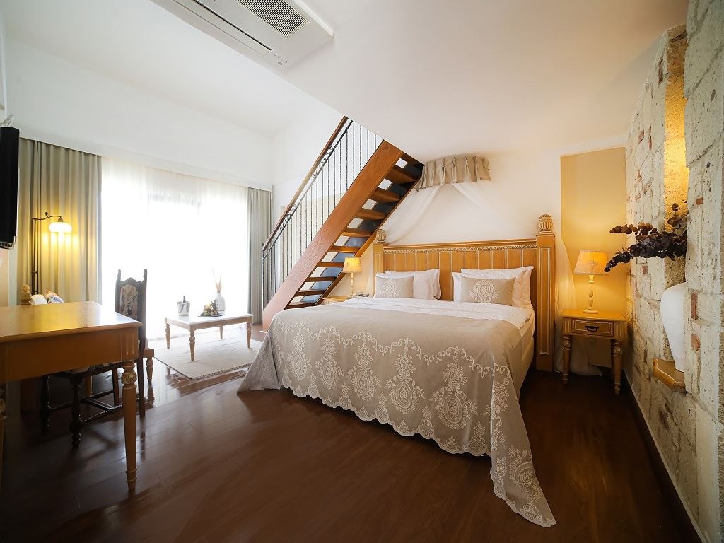 rooms-family-loft-suite