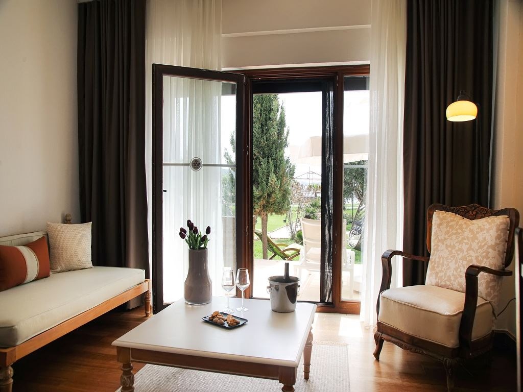 rooms-executive-terrace-room