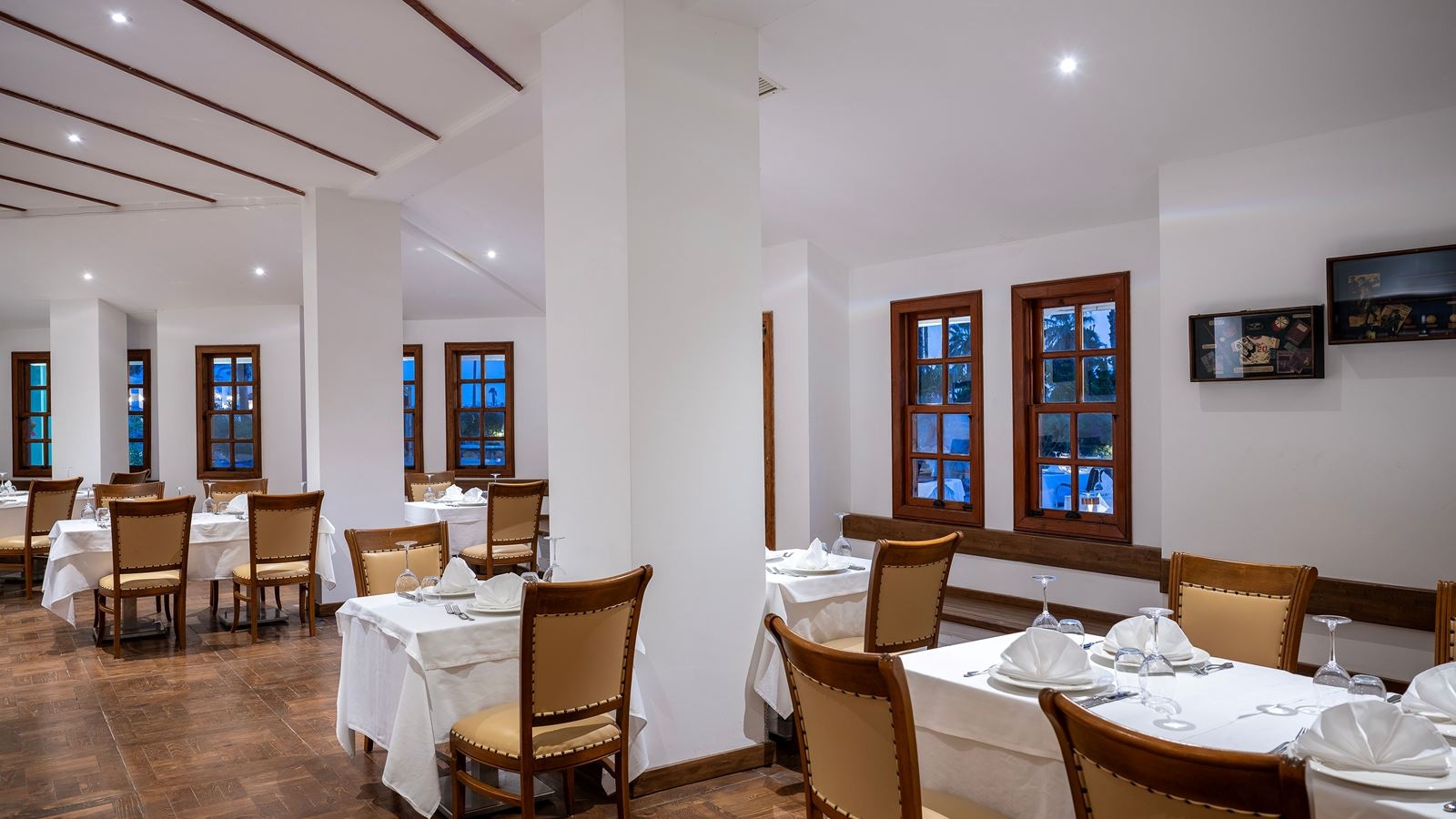 restaurants-sini-aegean-pub-rest