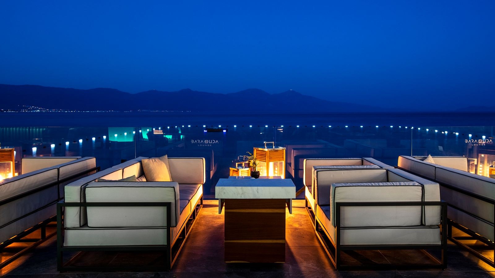 bars-lucky-lounge-cigar-bar