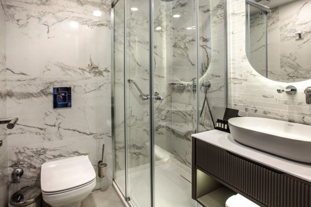 rooms-deluxe-room-gardenview-balcony