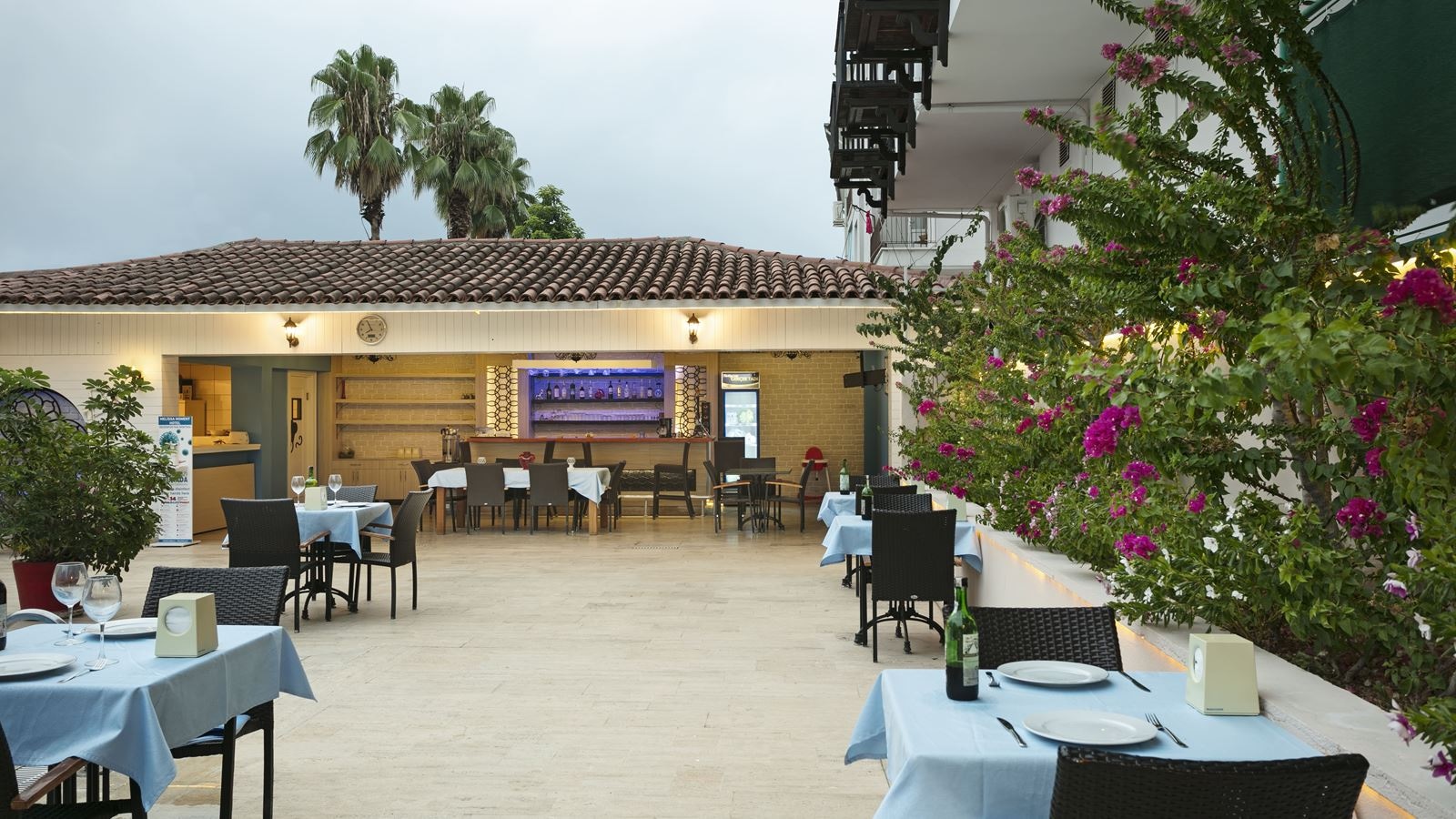 restaurants-restaurants