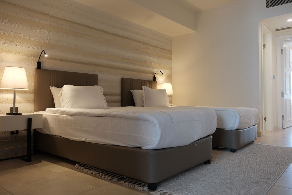 rooms-family-room-main-building