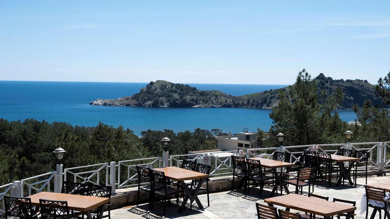 restaurants-indooroutdoor-restaurant