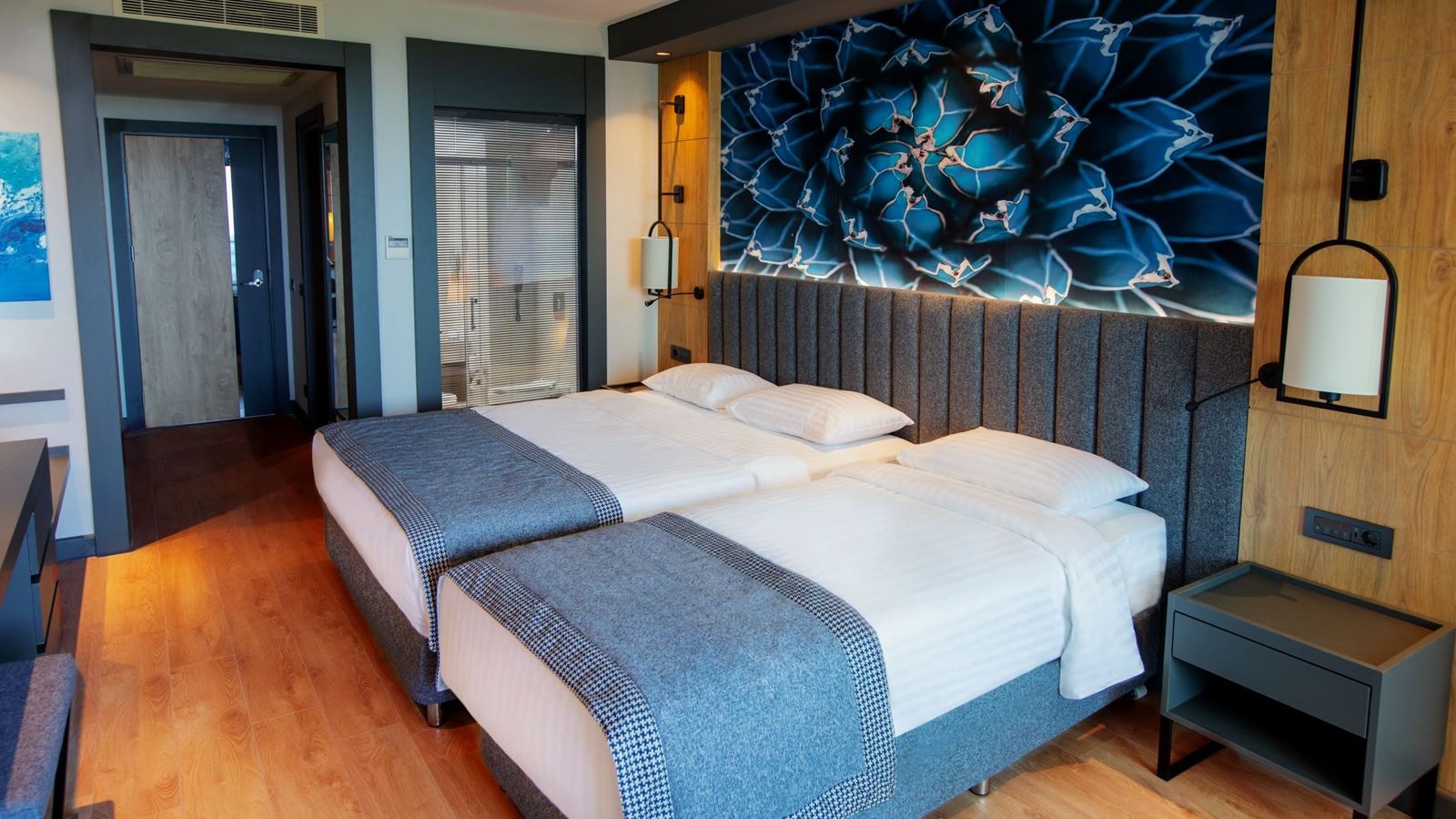 rooms-std-river-and-sea-view-room