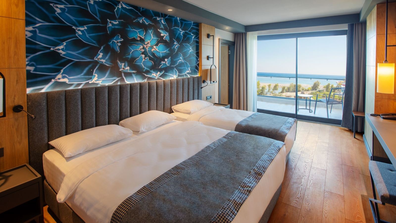 rooms-senior-sea-view-room