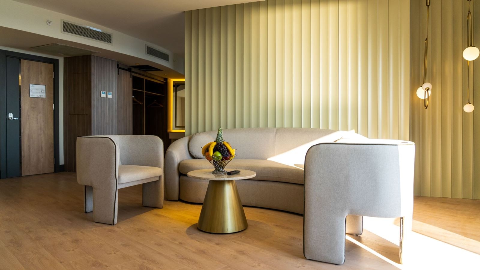 rooms-alarcha-suite-sea-view-room