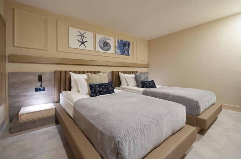 rooms-family-room