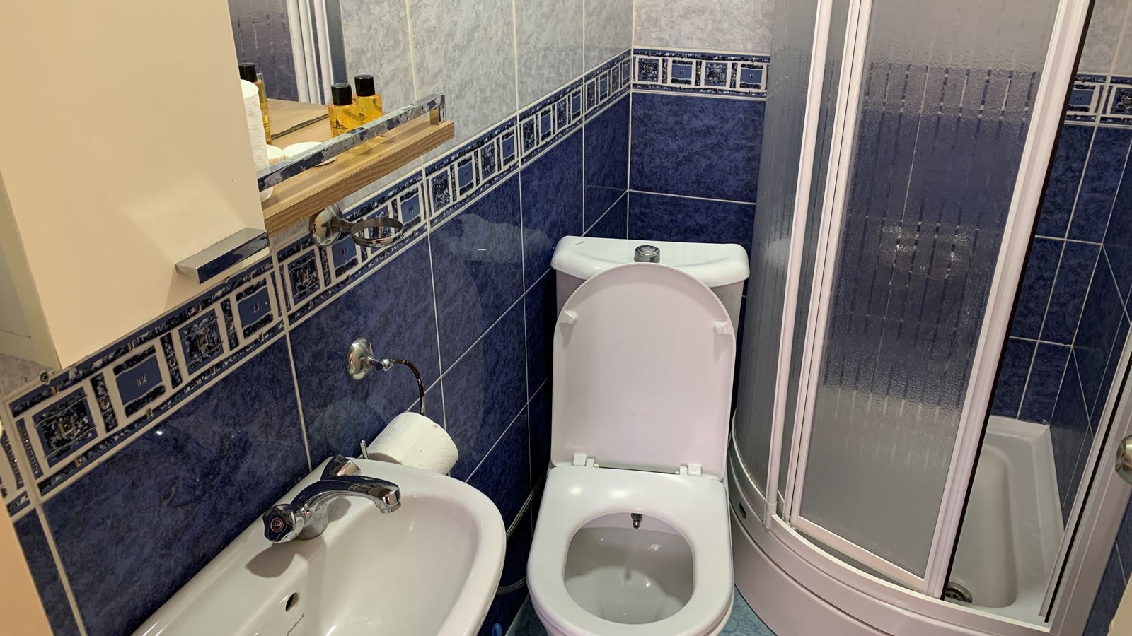 rooms-standard-twin-room