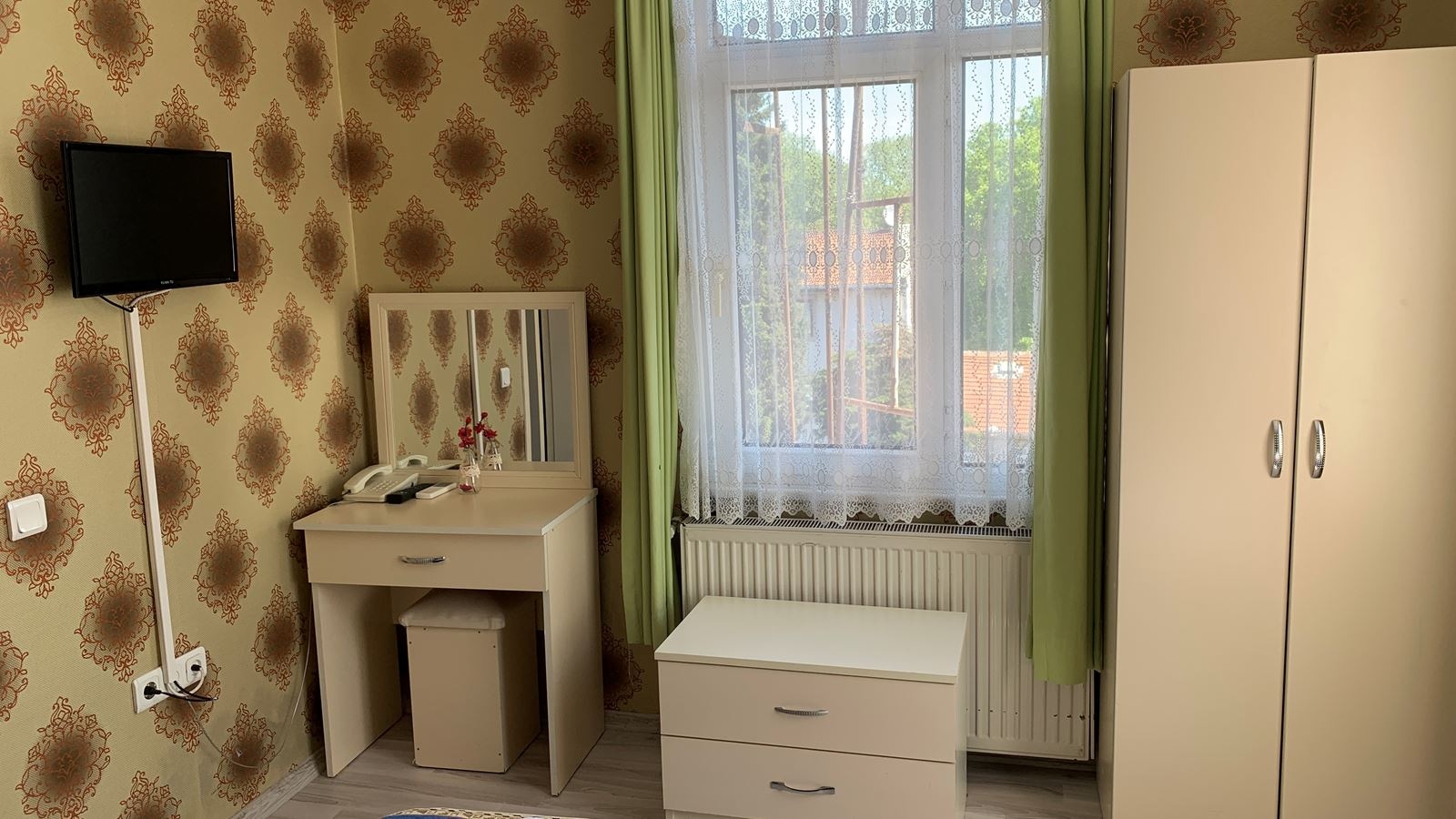 rooms-standard-triple-room