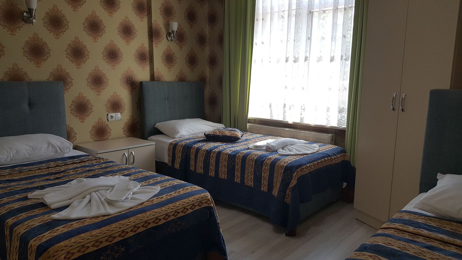 rooms-standard-triple-room