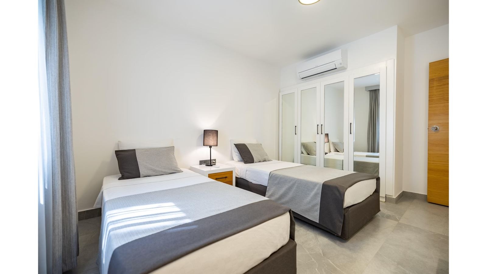rooms-family-room