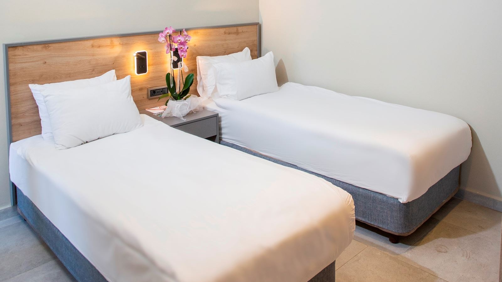 rooms-club-family-room