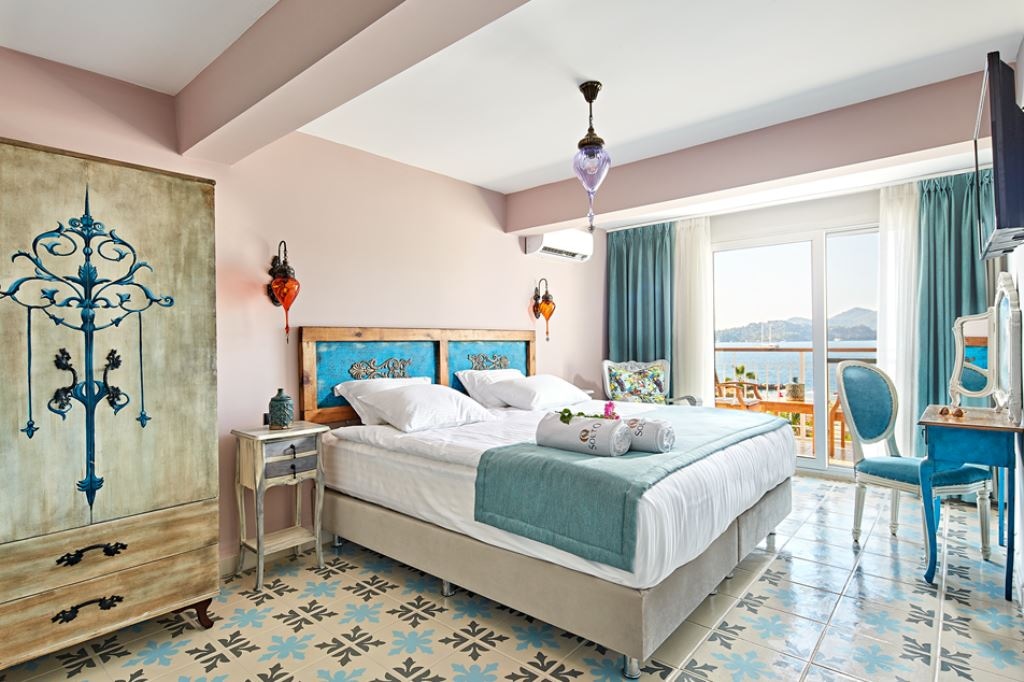rooms-deluxe-room-sea-view