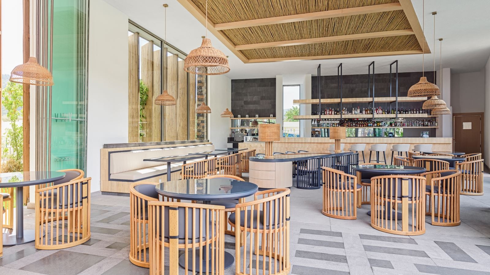 bars-private-deluxe-lagoon-bar