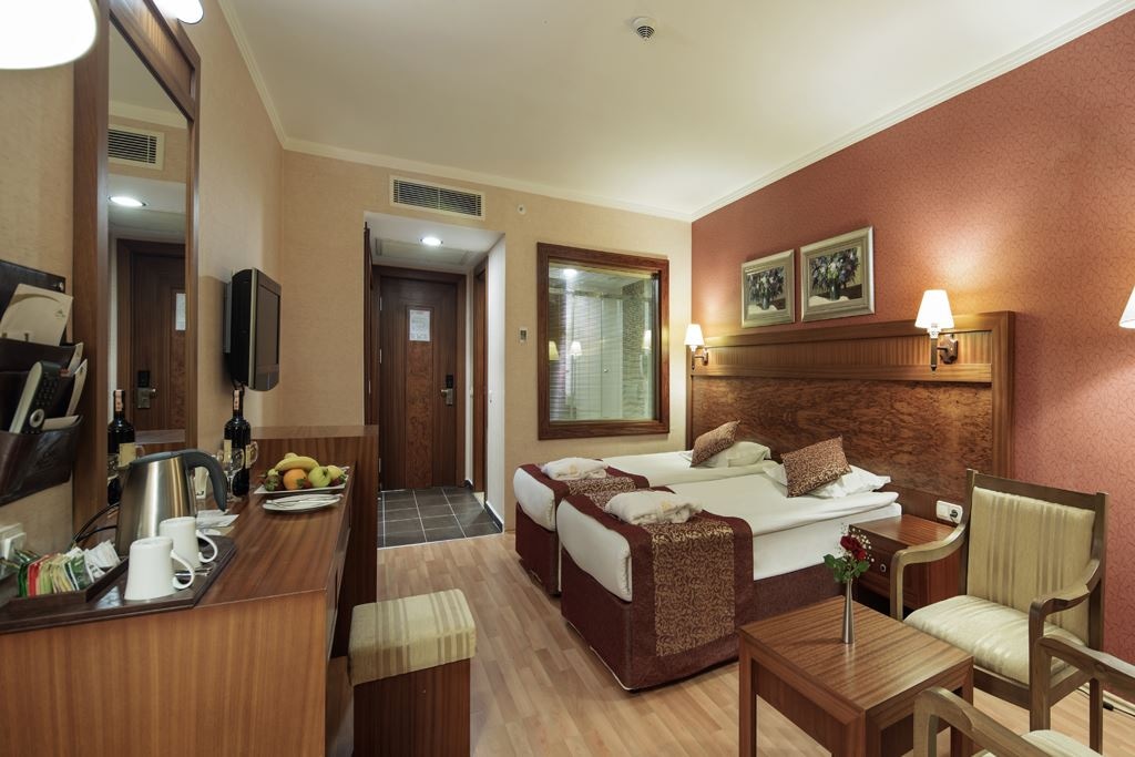 rooms-standard-room-partly-sea-view