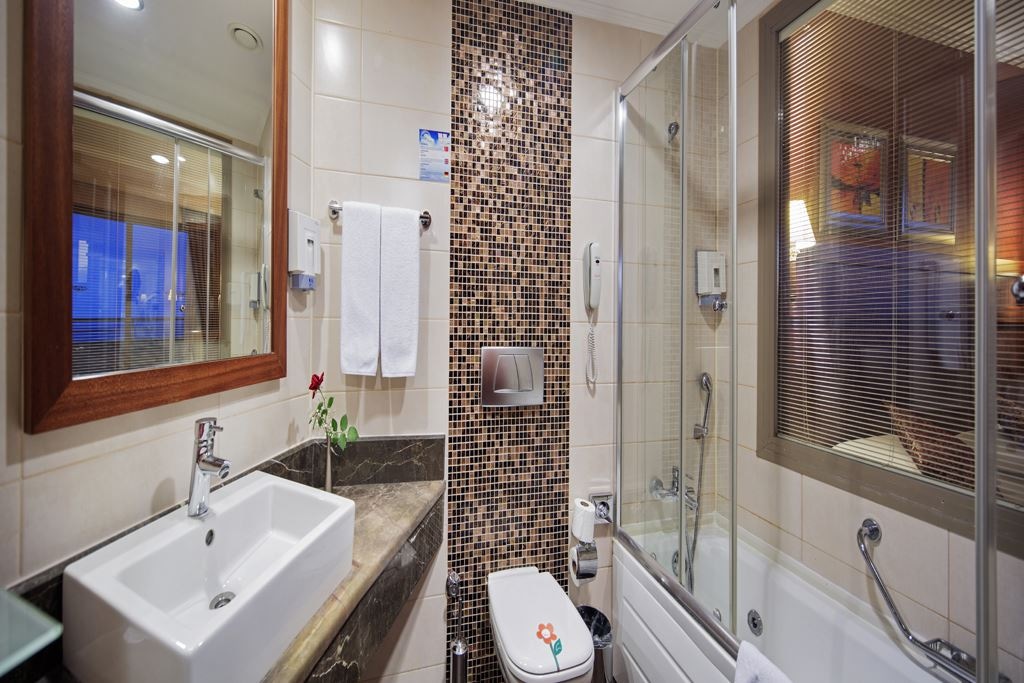 rooms-standard-room-partly-sea-view