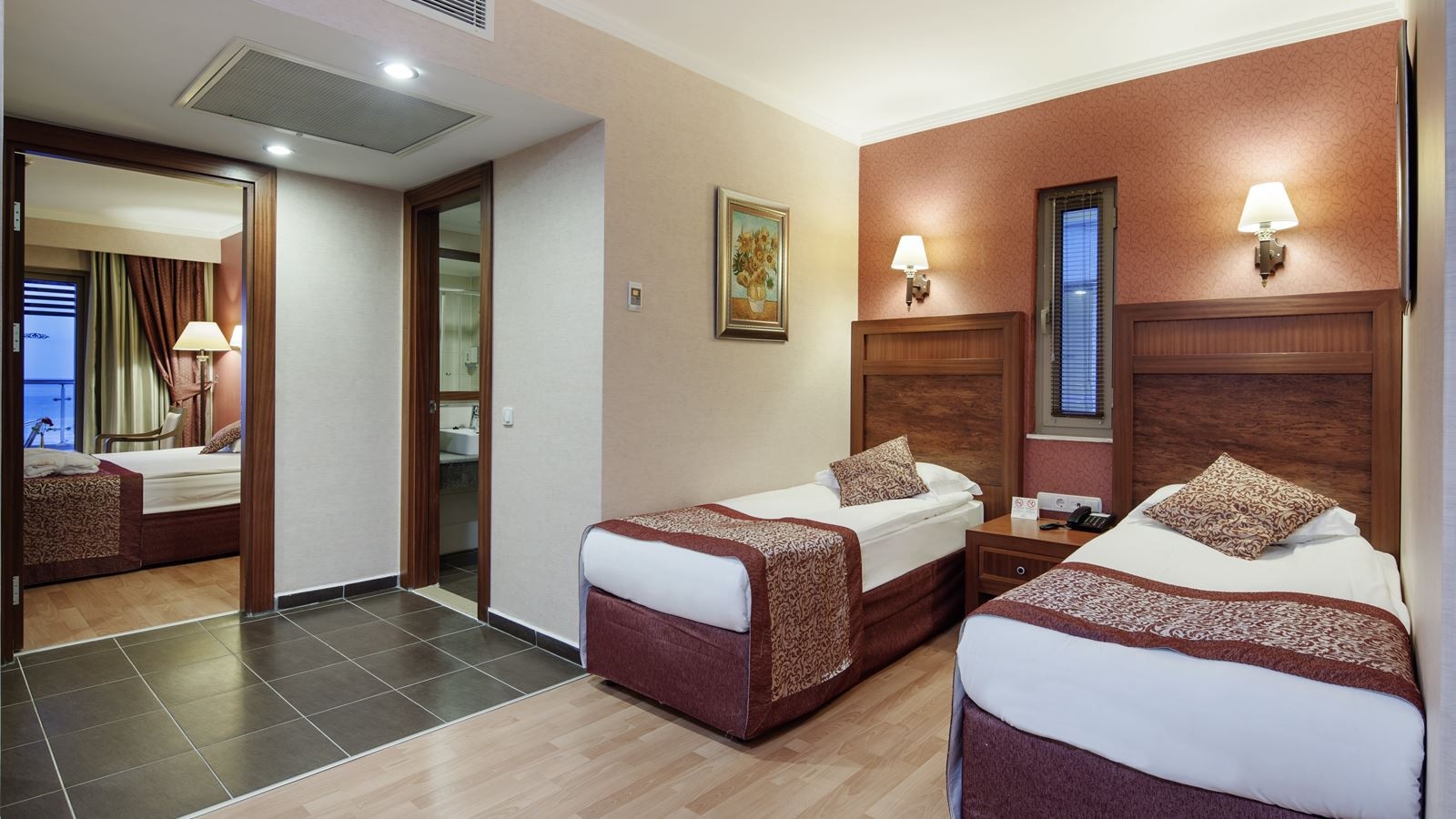 rooms-suit-room-land-view