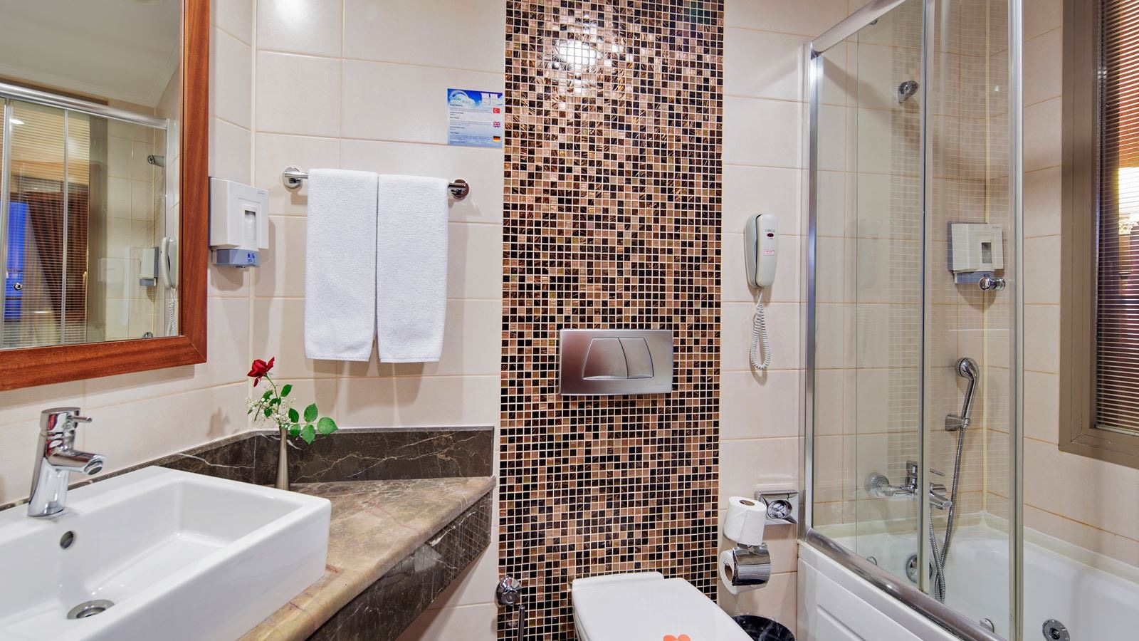 rooms-suit-room-land-view