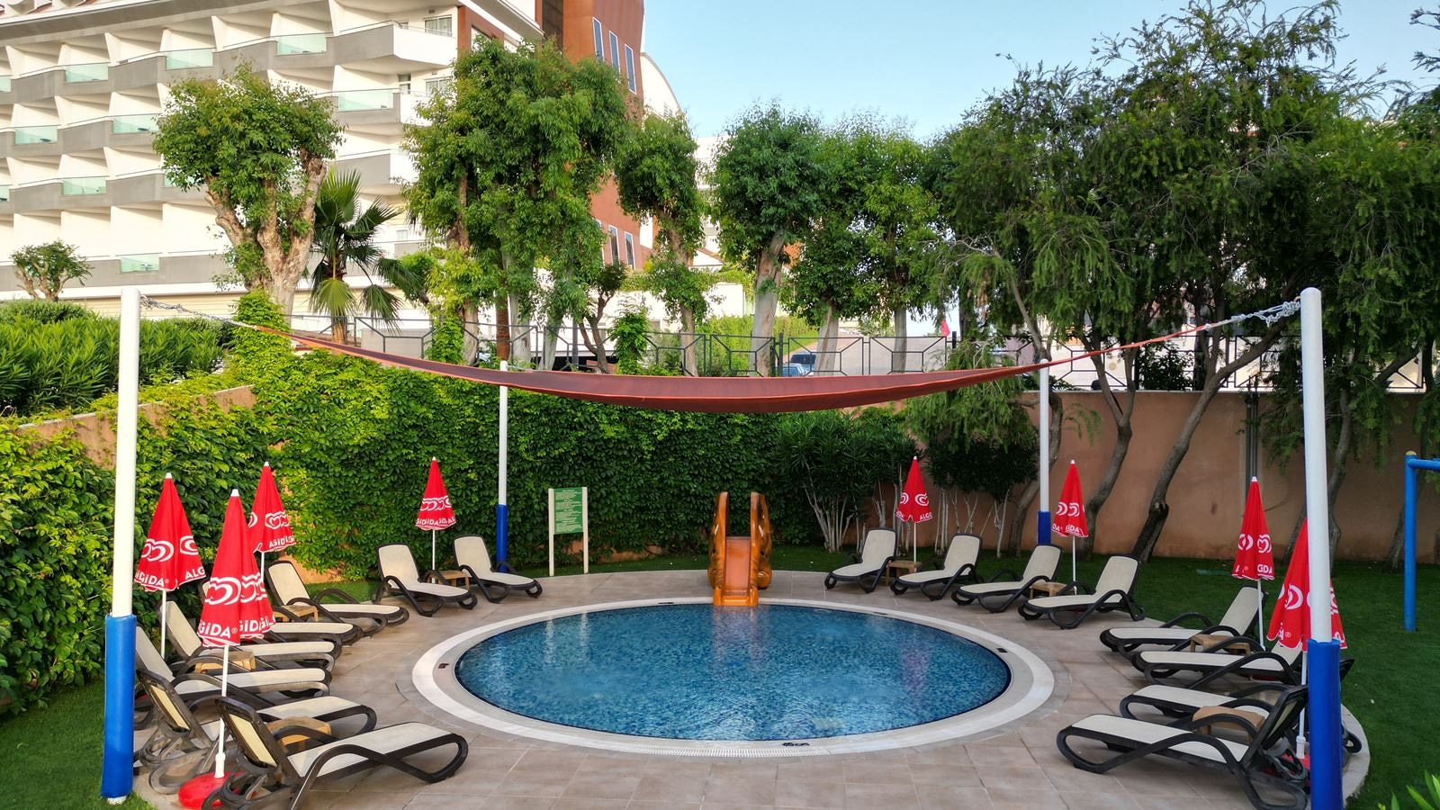 pools-outdoor-childrens-pool