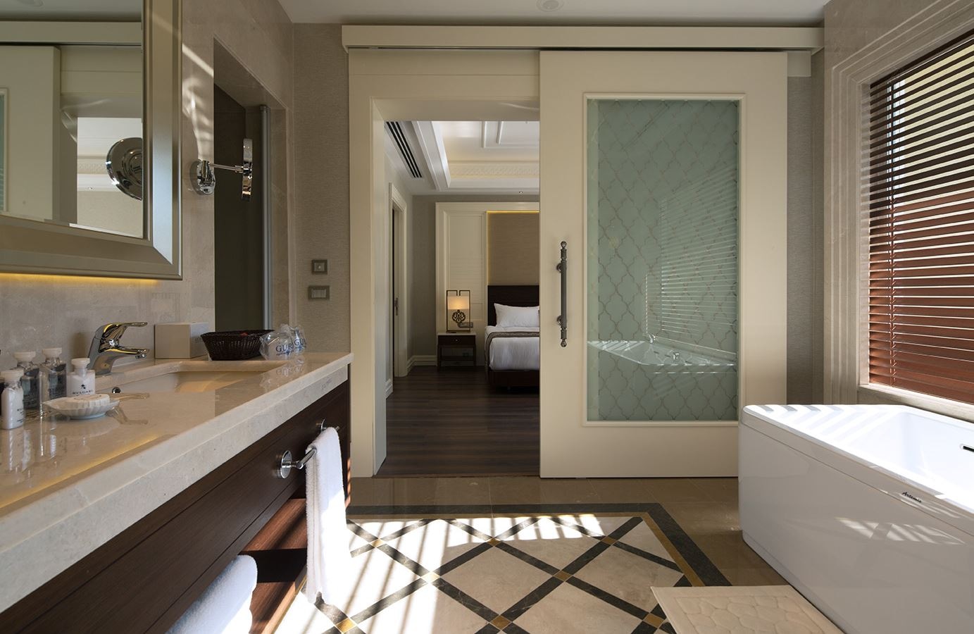 rooms-presidential-pool-suite-type-b