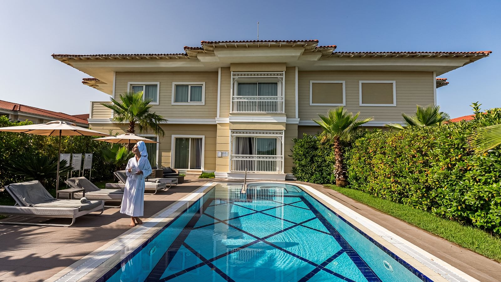 rooms-presidential-pool-suite-type-a