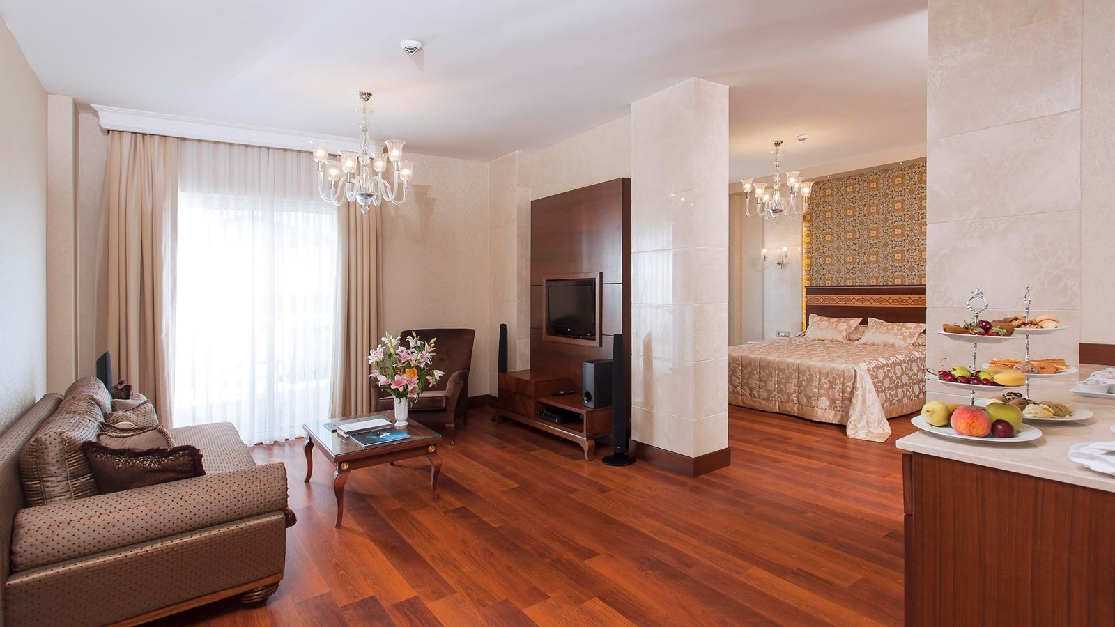 rooms-superior-pool-suite