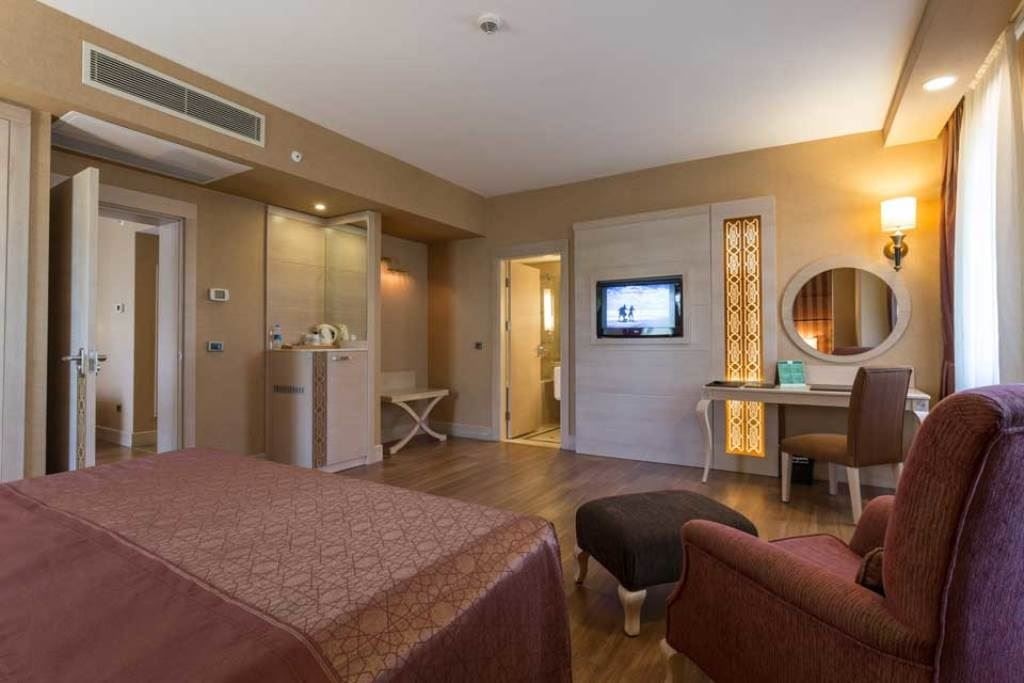 rooms-deluxe-superior-family-room