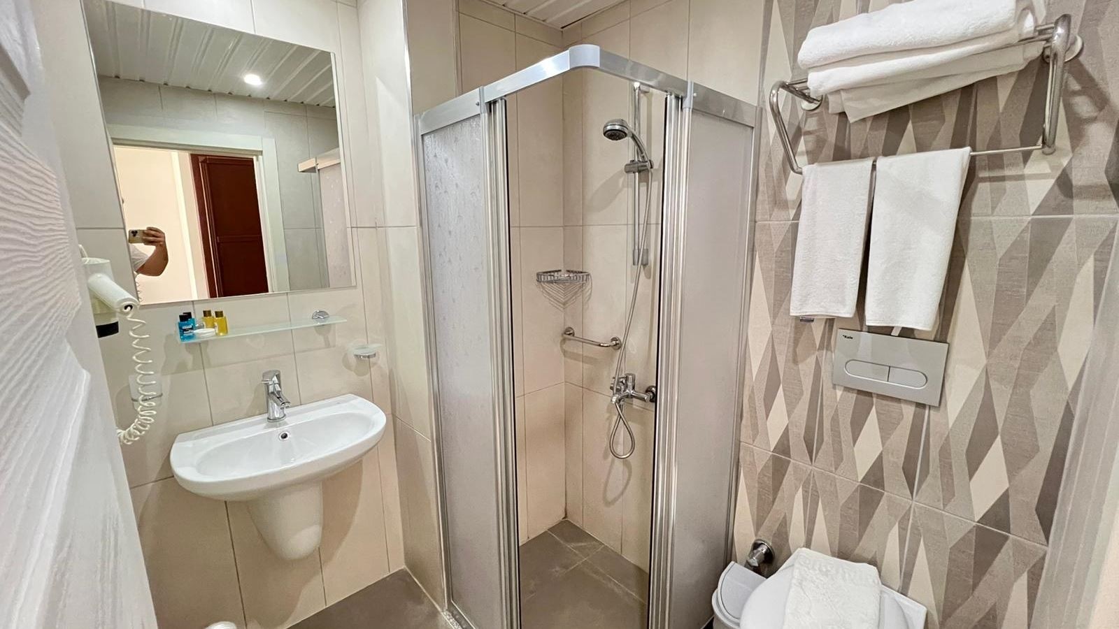 rooms-hotel-standard-room