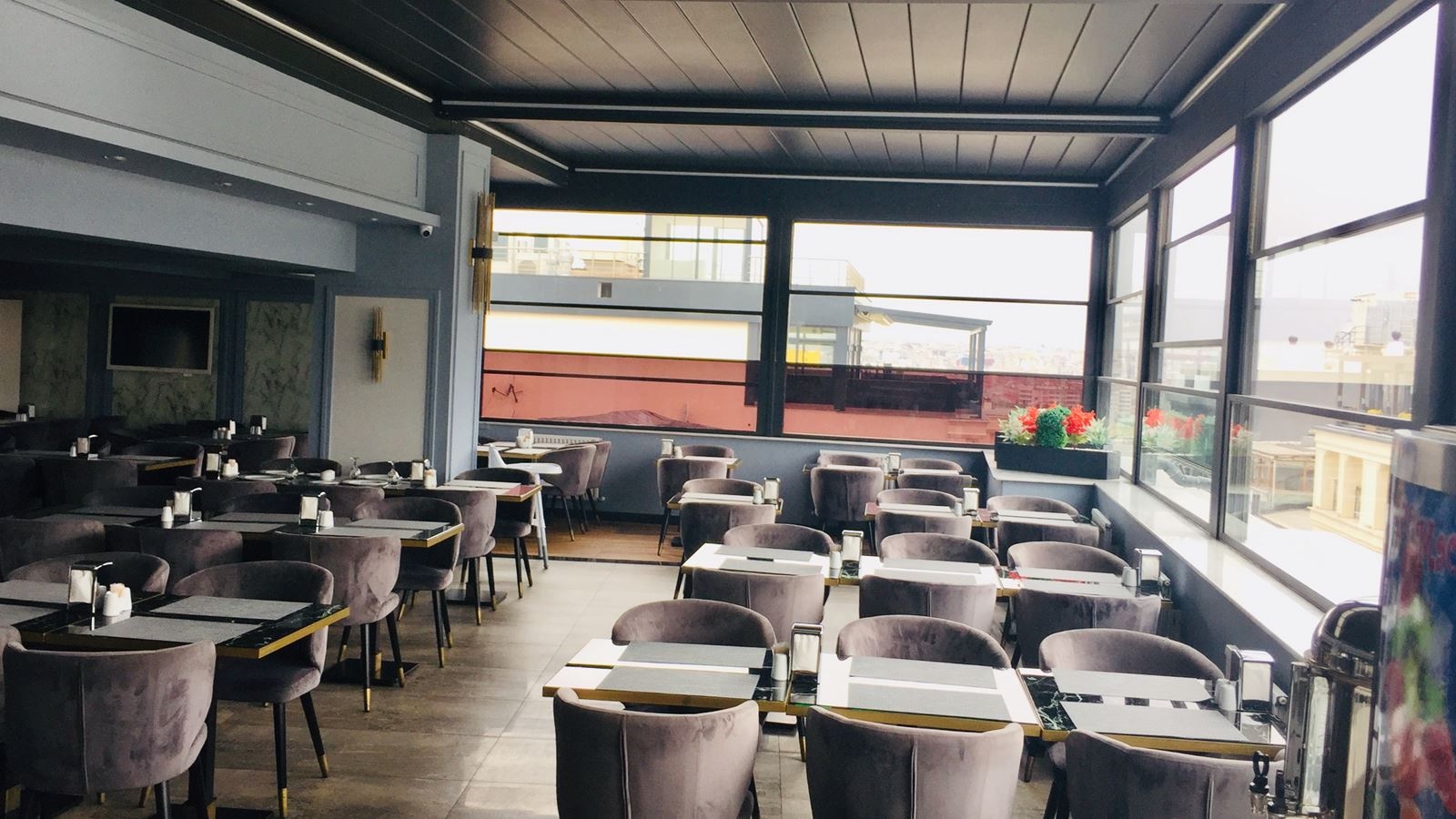 restaurants-restaurant