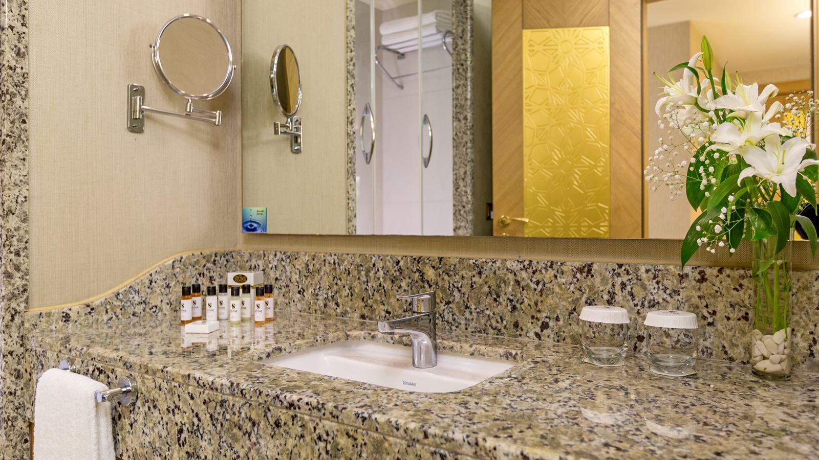 rooms-superior-standard-room