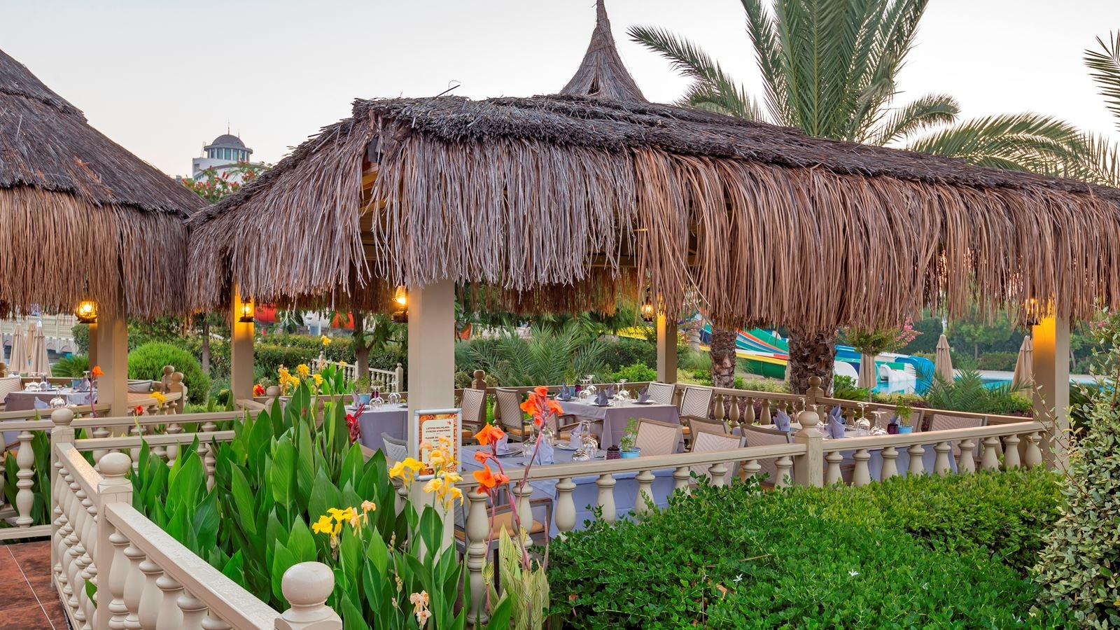 restaurants-deep-blue--sea-food-restaurant