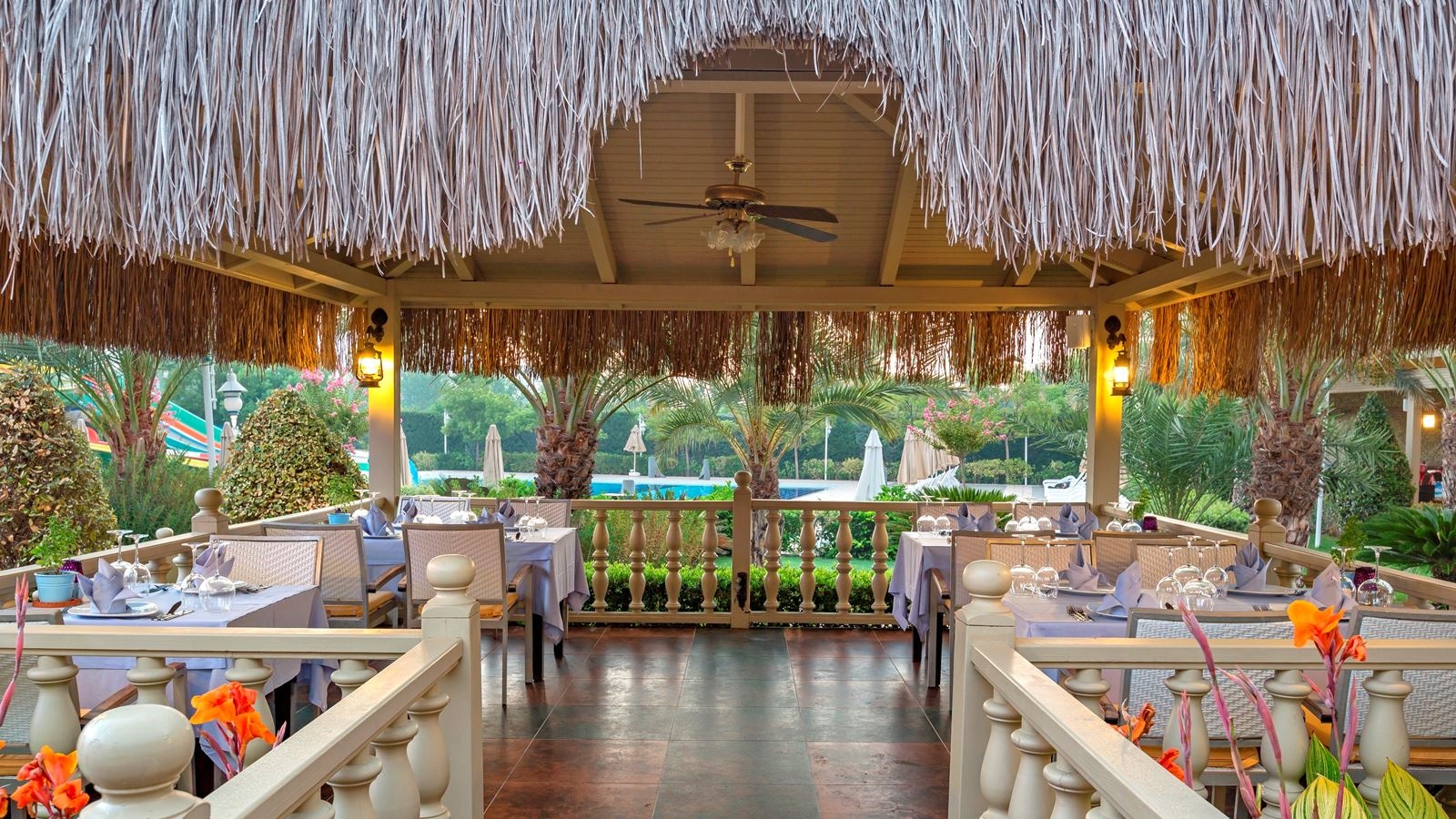 restaurants-deep-blue--sea-food-restaurant