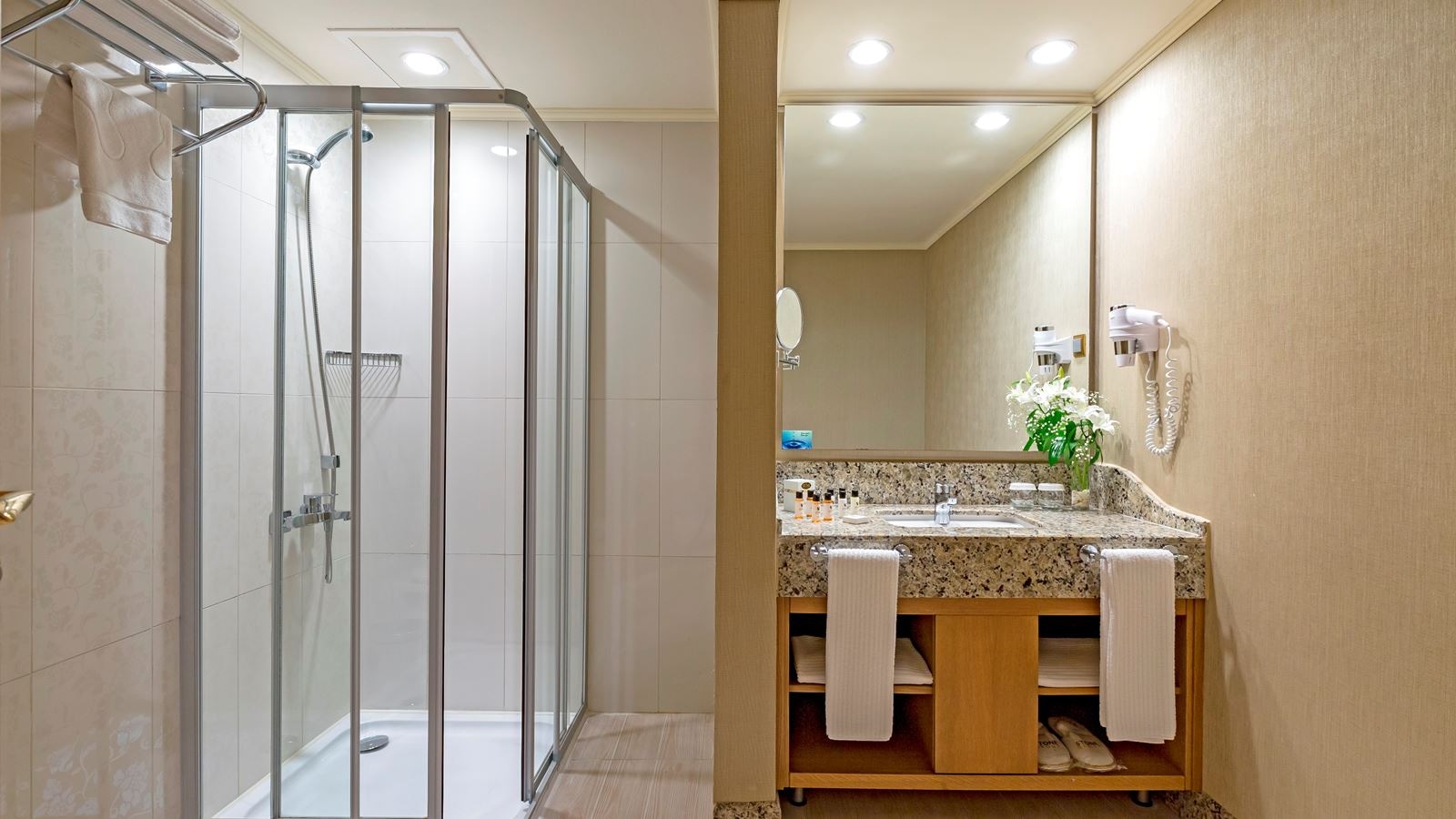 rooms-dublex-family-room-sea-view