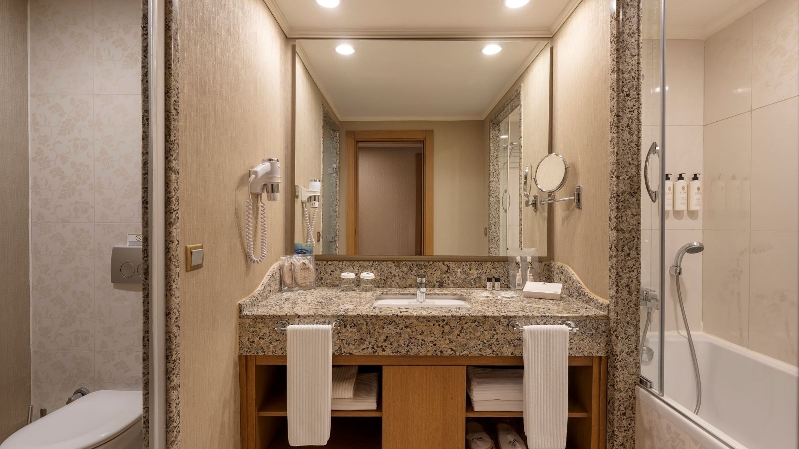 rooms-superior-standard-room