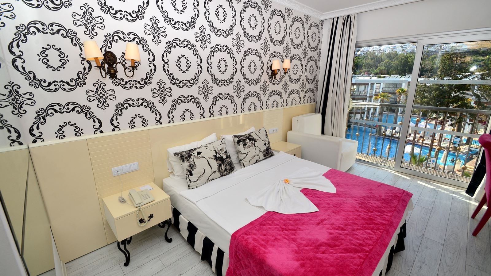 rooms-standard-pool-view-room