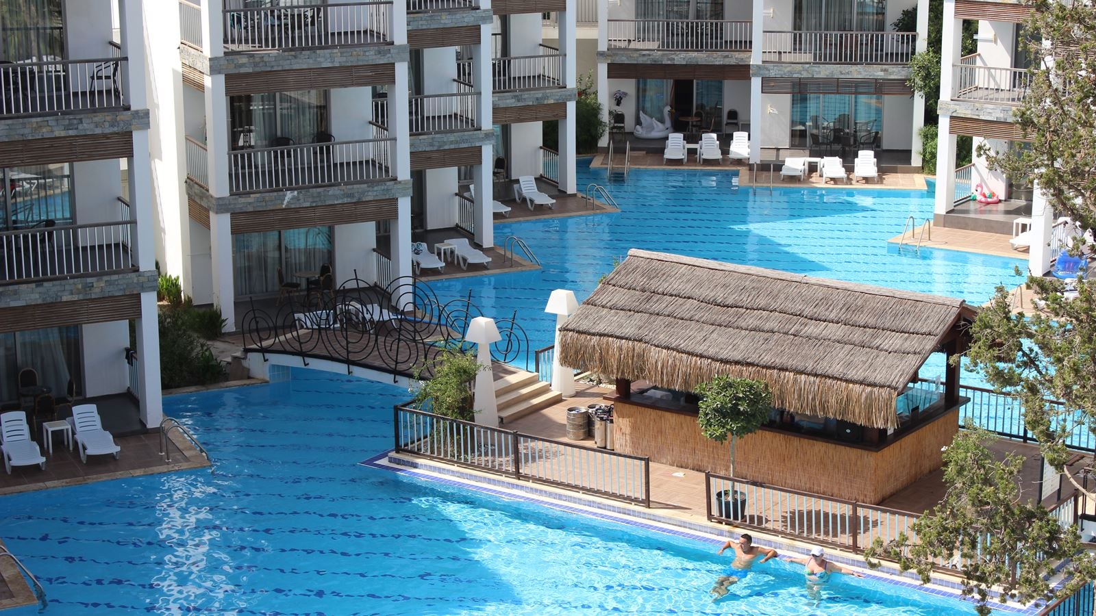 rooms-family-suite-swim-up