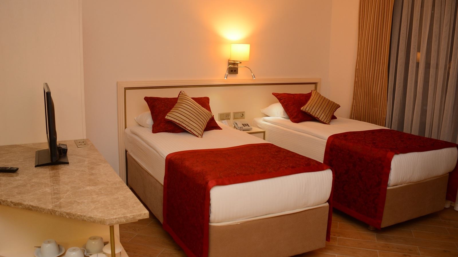 rooms-club-family-room