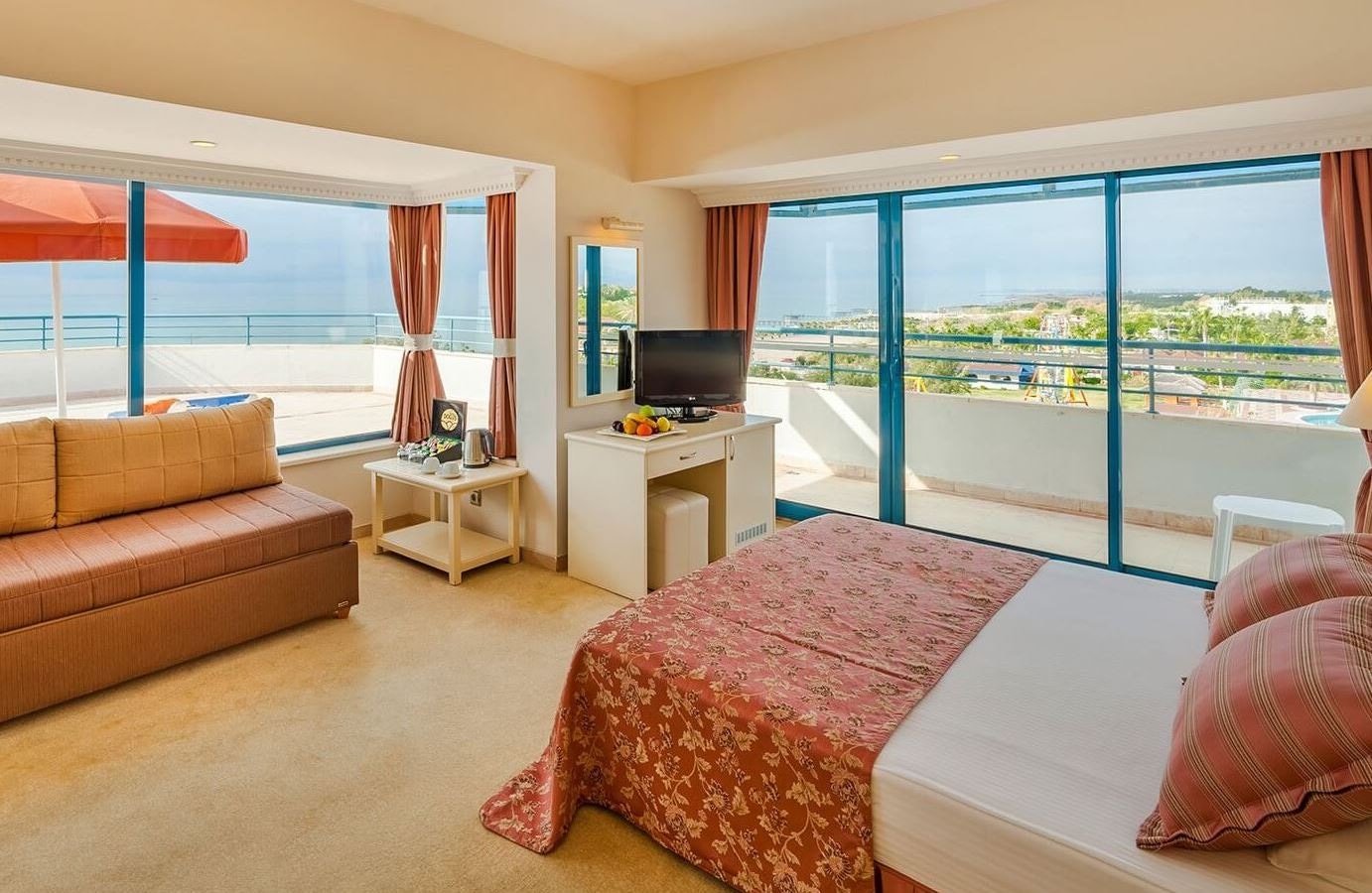 rooms-sunrise-jacuzzi-suite