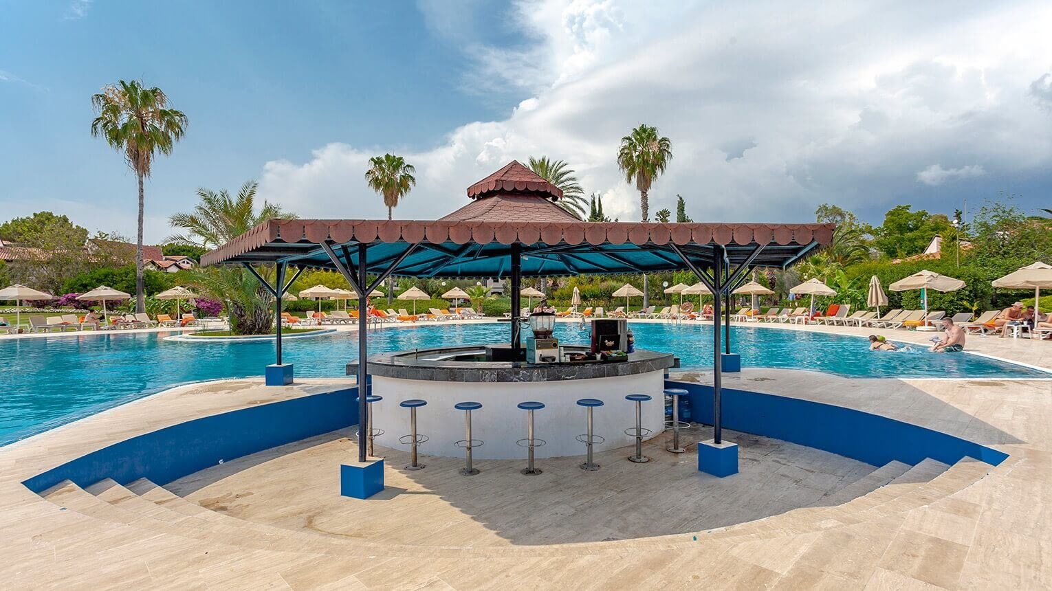 bars-relax--pool-bar