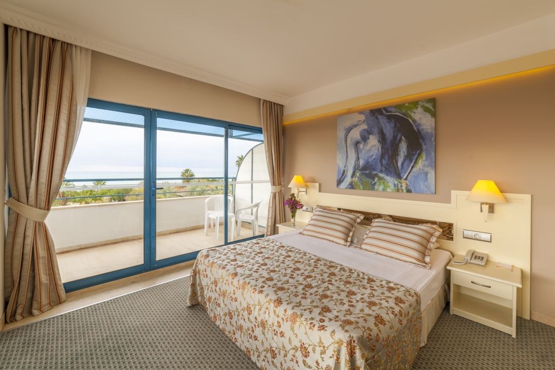 rooms-main-building-sea-view