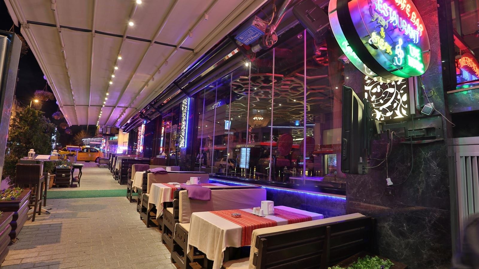 restaurants-restaurants