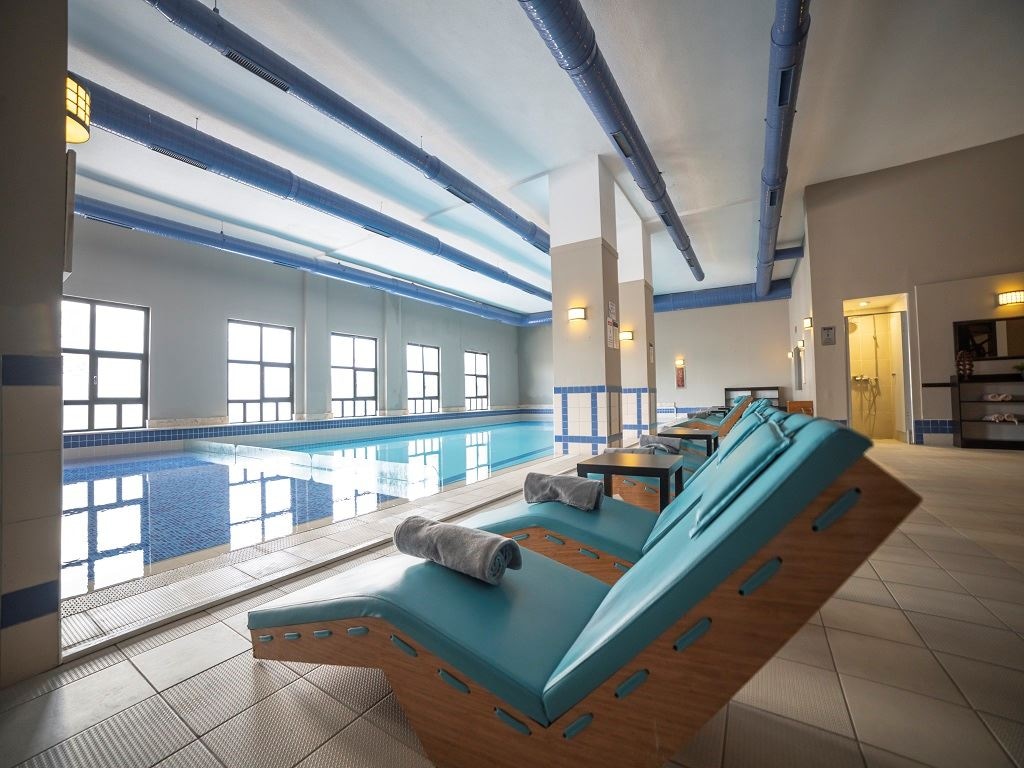 pools-indoor-pool